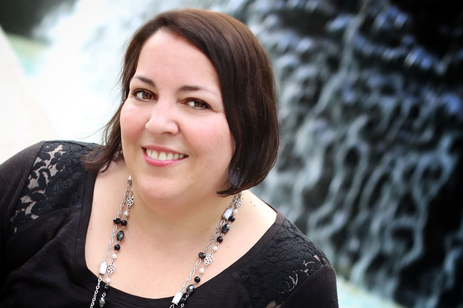 Salima Touchal - Marketing Designer & Visibility Strategist